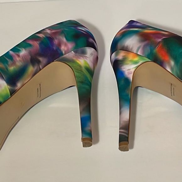 Guess, Honora, peep toe, high heel pumps. - Picture 4 of 11